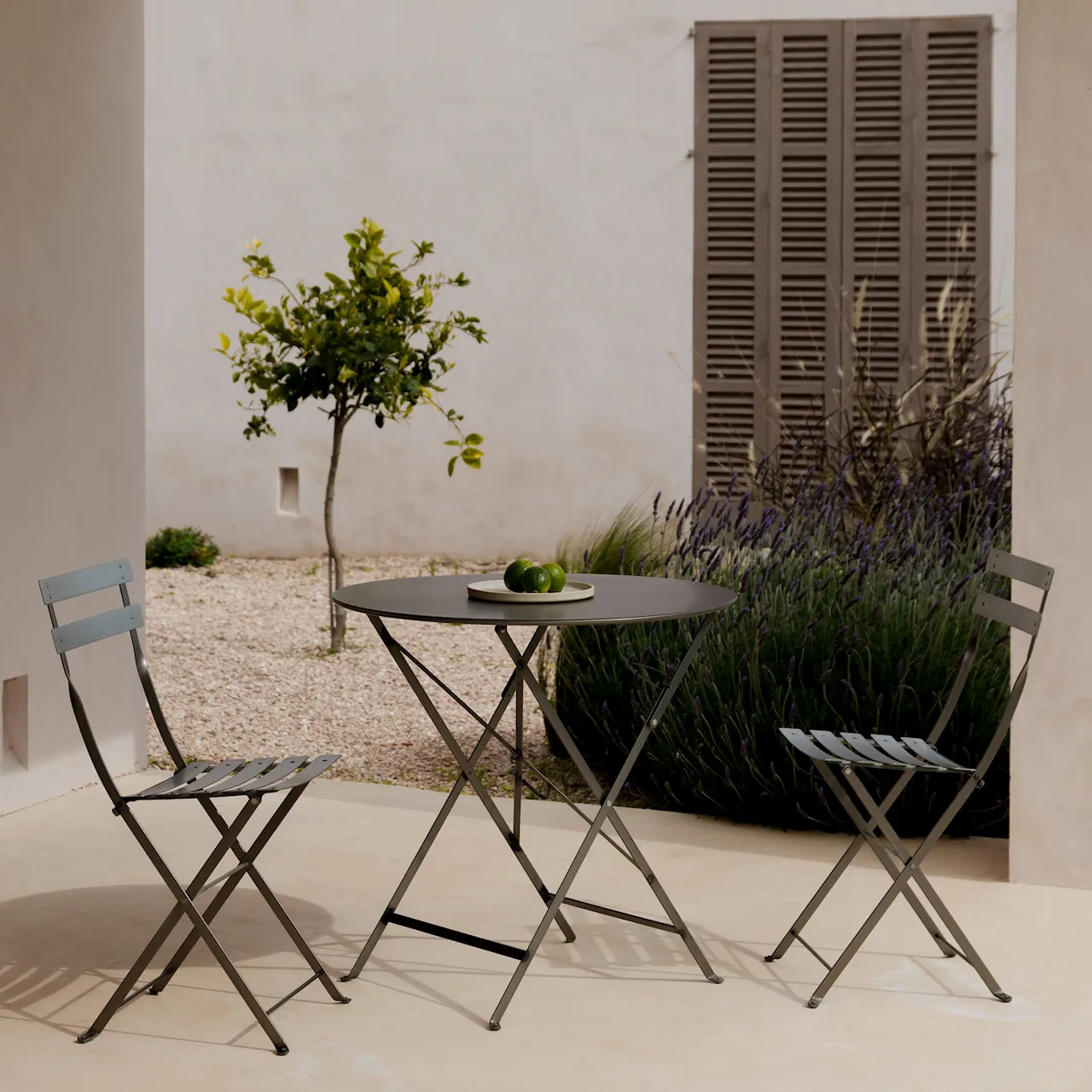 Bistro matgrupp runt bord Ø77cm & 2 stolar Exclusive Edition